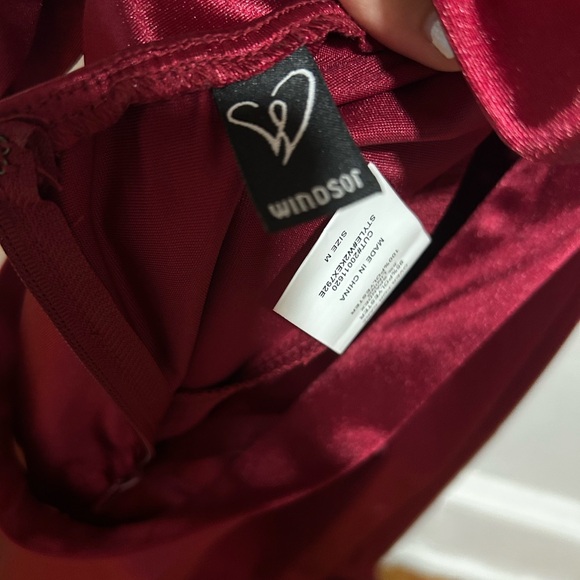 Windsor Burgundy Satin Strapless V-Neck Dress - Picture 3 of 4